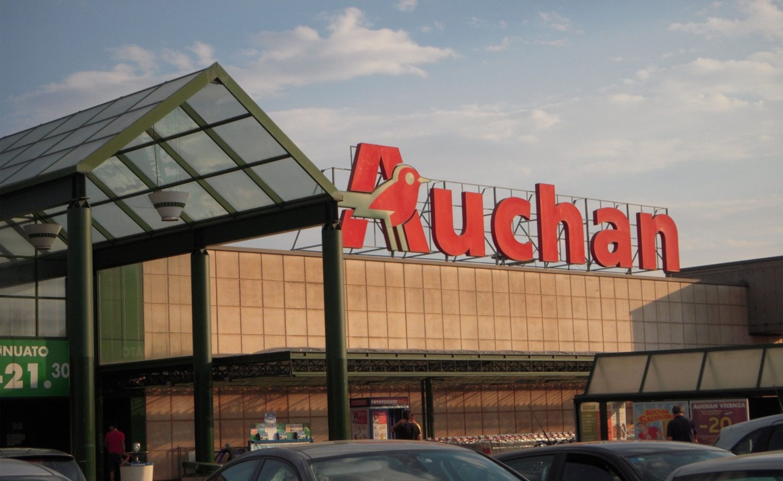 Être assistante retail chez Auchan : plus de 200 offres d’emploi en France